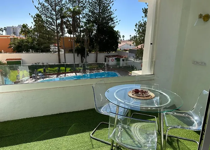 Sunny Tanife By Yumbo