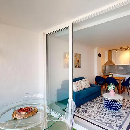 Sunny Tanife By Yumbo Apartament