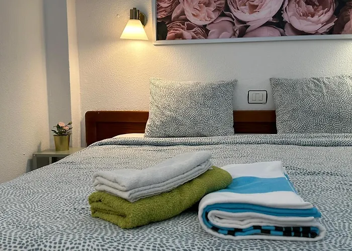 Sunny Tanife By Yumbo