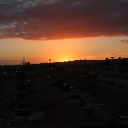 Sunny Tanife By Yumbo Апартаменти